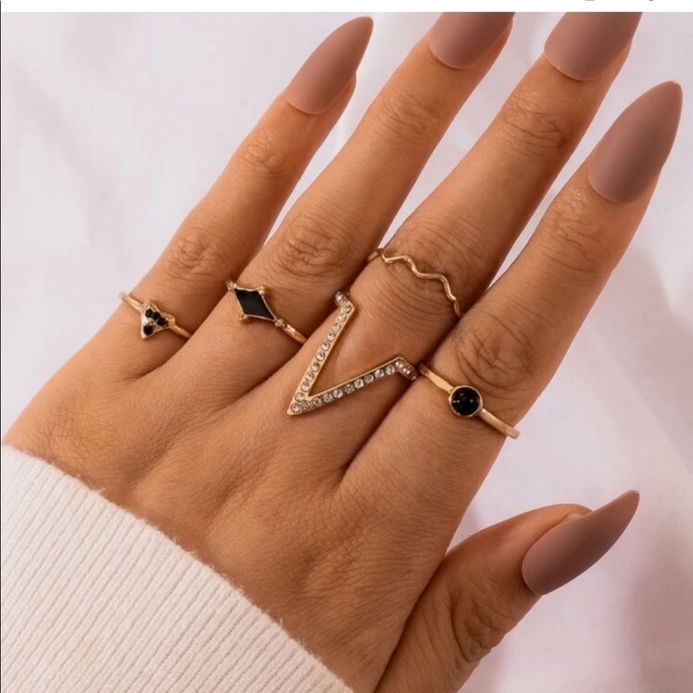 5 Piece Gold Black Stone Ring Set 🖤